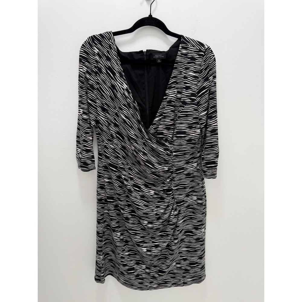 Tahari Arthur S. Levine Dress Women's 14 Black White Zebra Print Ruched Sheath